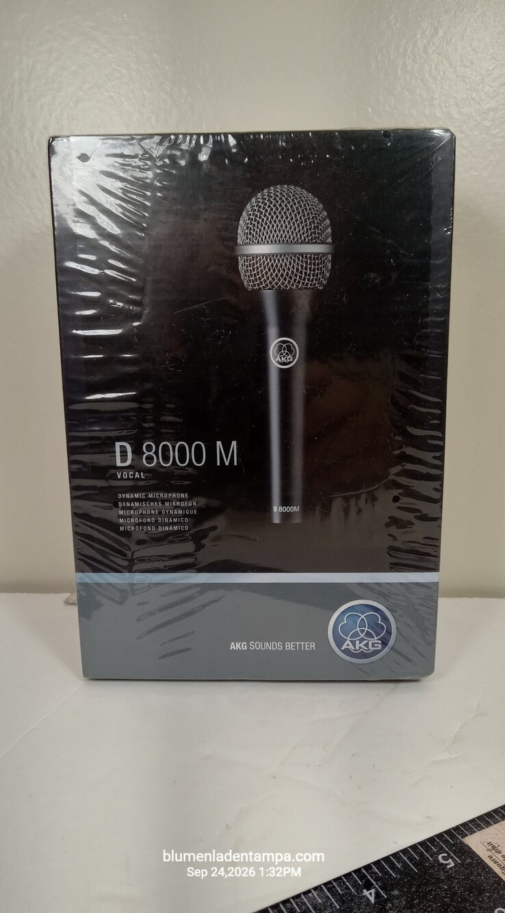 AKG D 8000 M Dynamic Vocal Microphone New Sealed